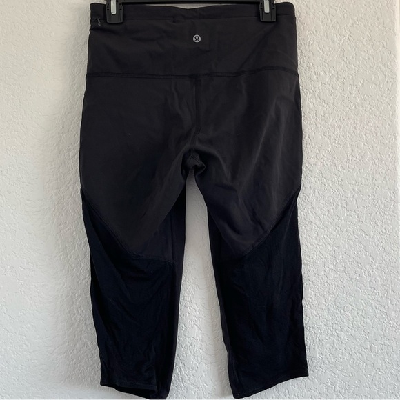 Lululemon crop legging - Picture 2 of 3